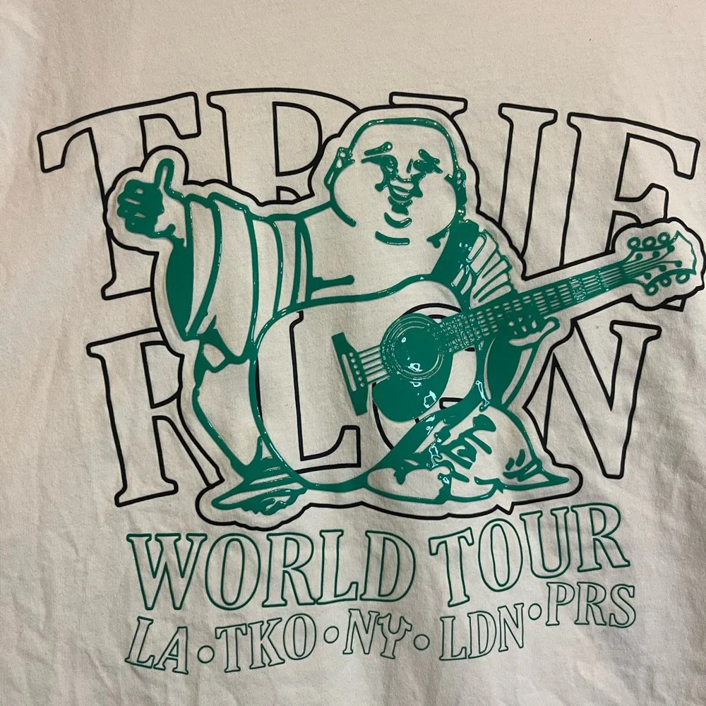 True Religion‎ Silicone T-Shirt – Optic White – Size XL 🤍💚